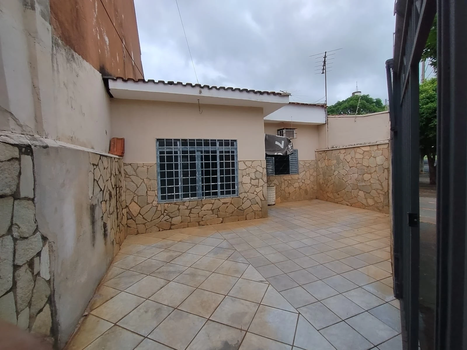 Casa com 2 quartos para alugar — Jardim Maracanã — foto 2